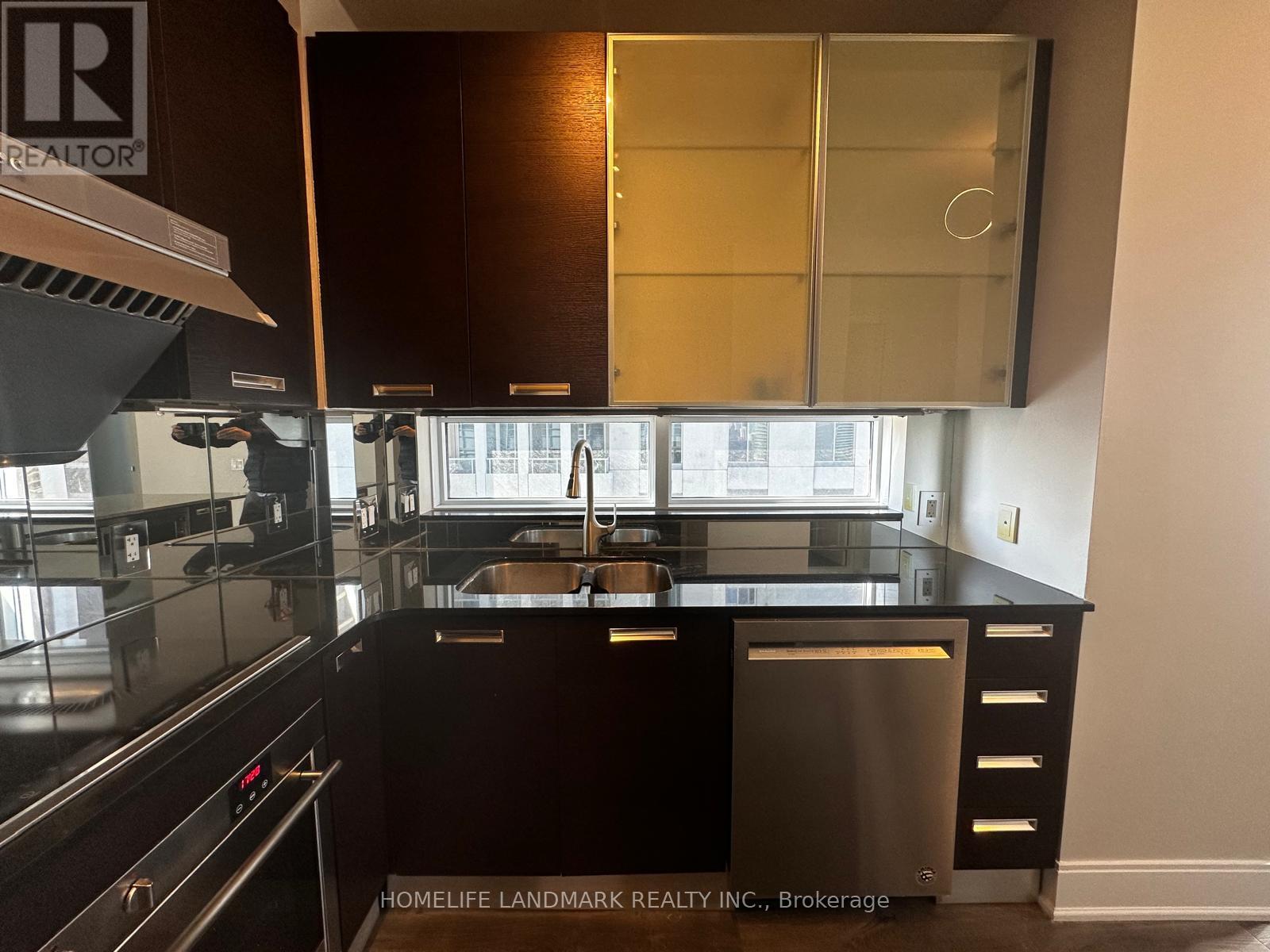 2801 - 21 Balmuto Street, Toronto, Ontario  M4Y 1W4 - Photo 5 - C12174819