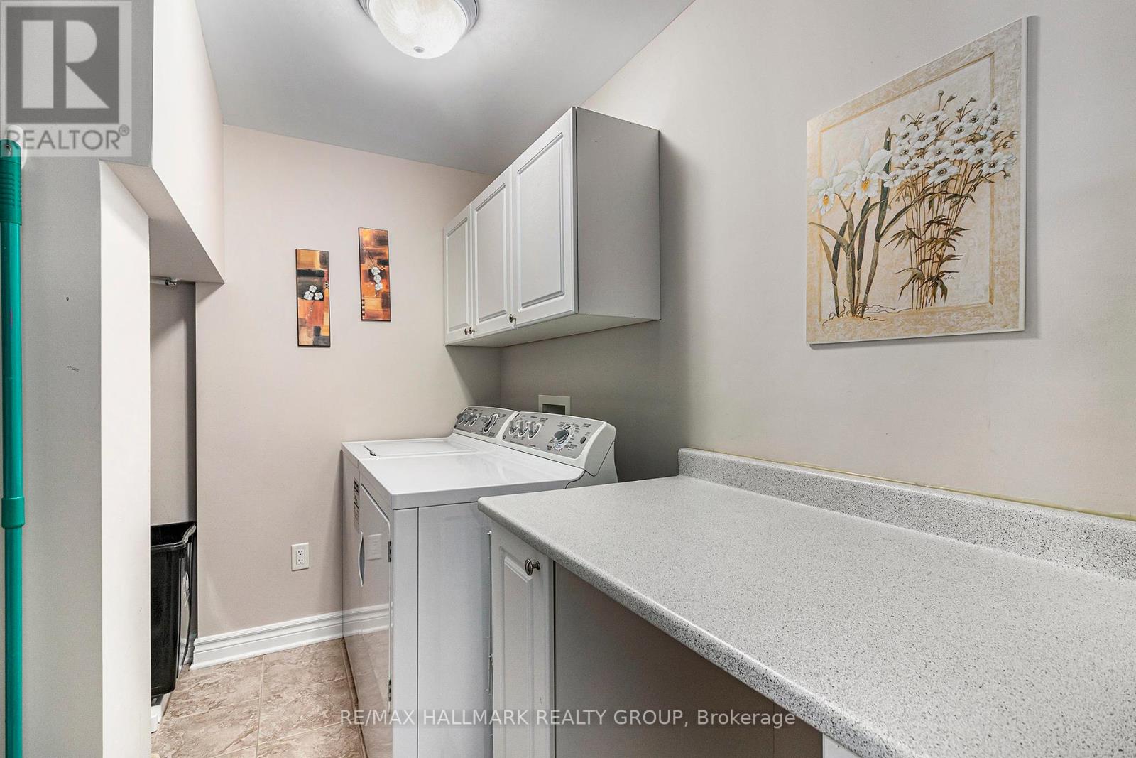 404 - 201 Eliot Drive, Clarence-Rockland, Ontario  K4K 0G4 - Photo 12 - X12012313