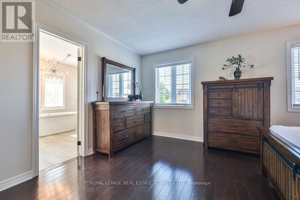 1423 Liverpool Street, Oakville, Ontario  L6M 4N7 - Photo 24 - W12150146