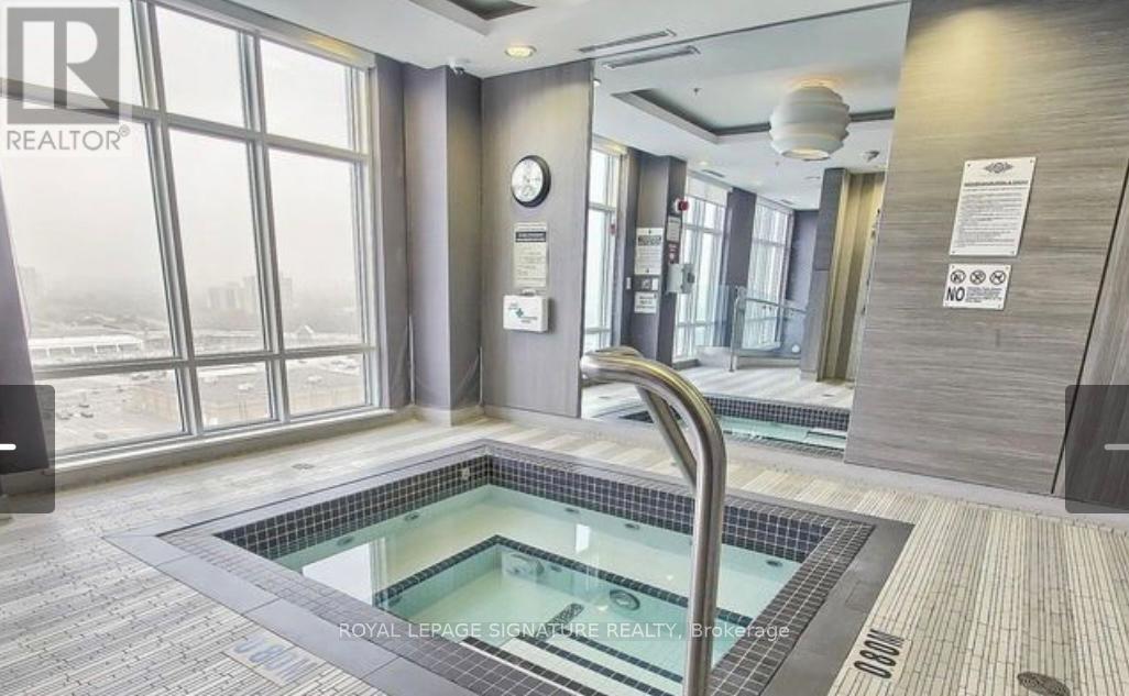 808 - 9205 Yonge Street, Richmond Hill, Ontario  L4C 1V5 - Photo 2 - N12175060