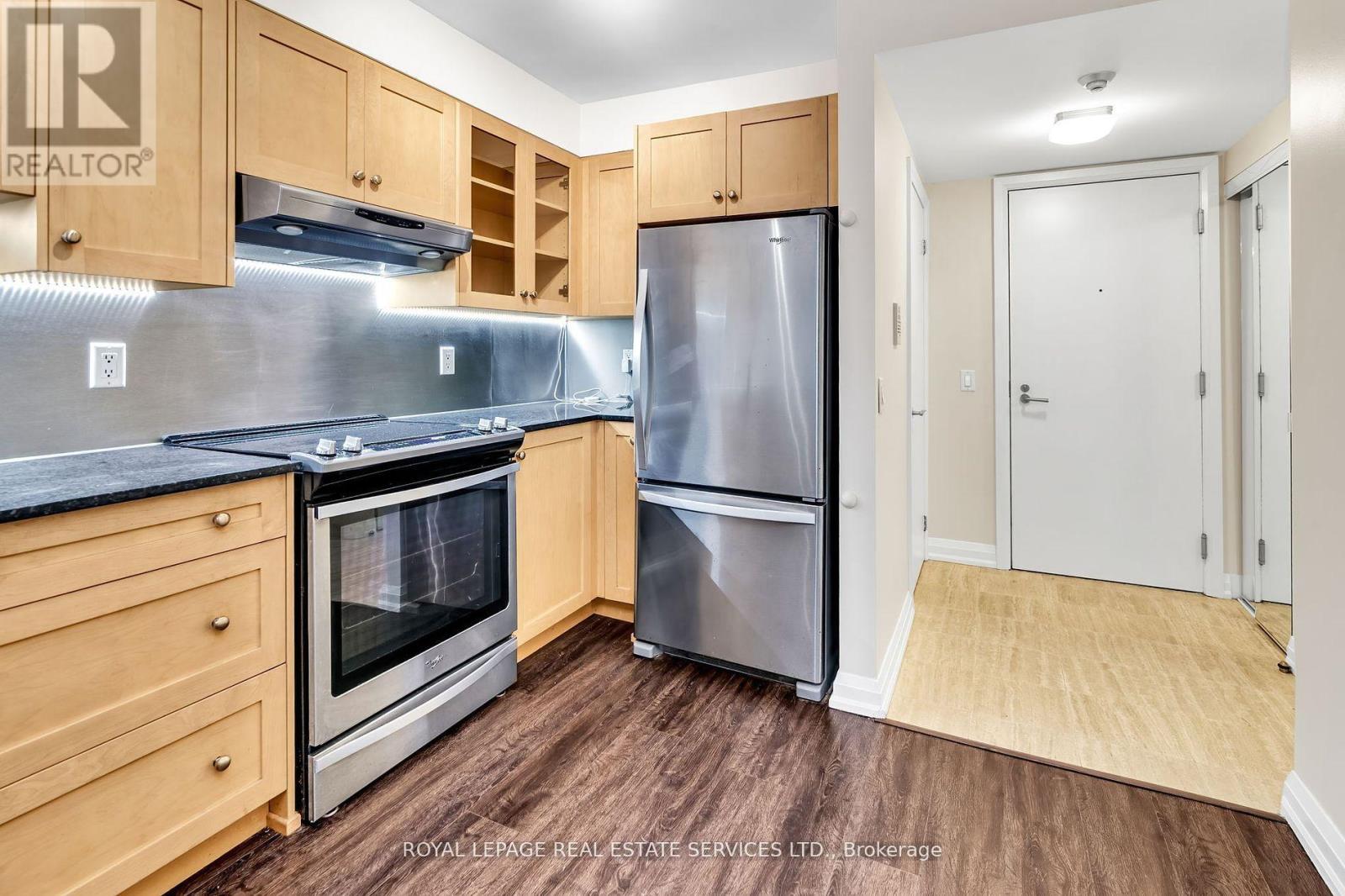 204 - 3 Mcalpine Street, Toronto, Ontario  M5R 3T5 - Photo 8 - C12175184