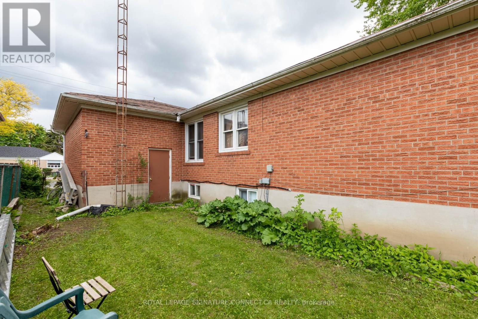 484 Drewry Avenue, Toronto, Ontario  M2R 2K8 - Photo 21 - C12175201