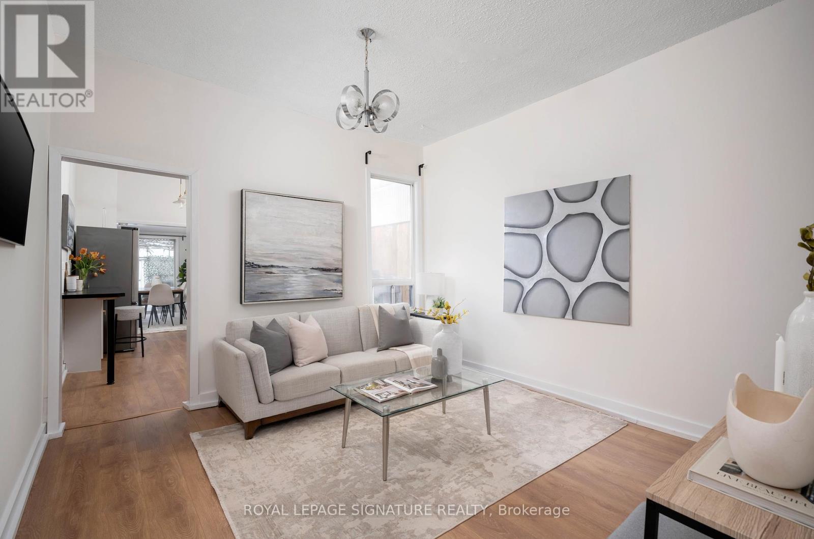136 Montrose Avenue, Toronto, Ontario  M6J 2T7 - Photo 6 - C12175343