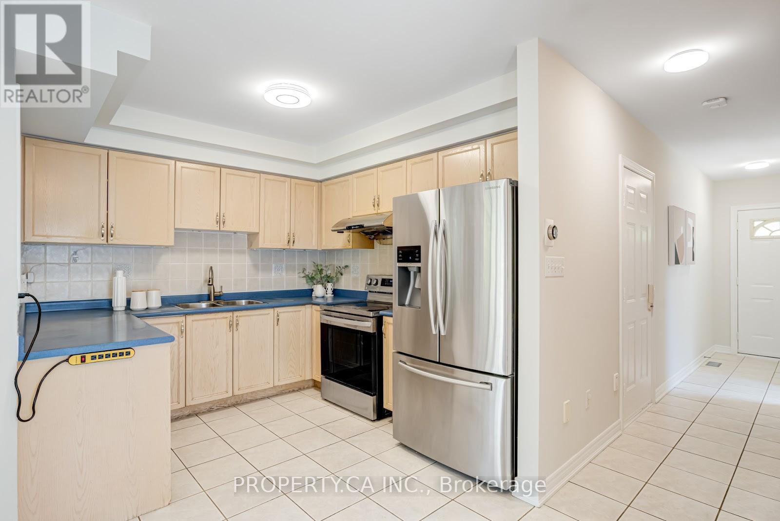 137 Preston Hill Crescent, Vaughan, Ontario  L4K 5L5 - Photo 6 - N12175249