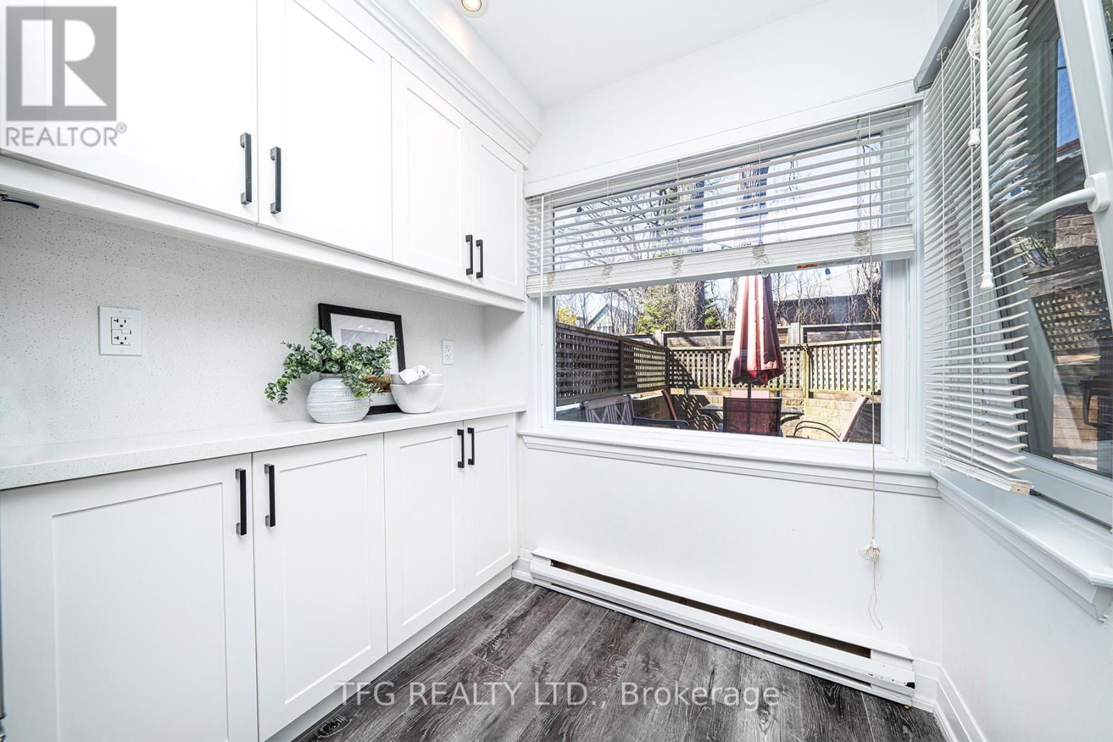 7 - 120 Glen Manor Drive, Toronto, Ontario  M4E 2X6 - Photo 5 - E12175372