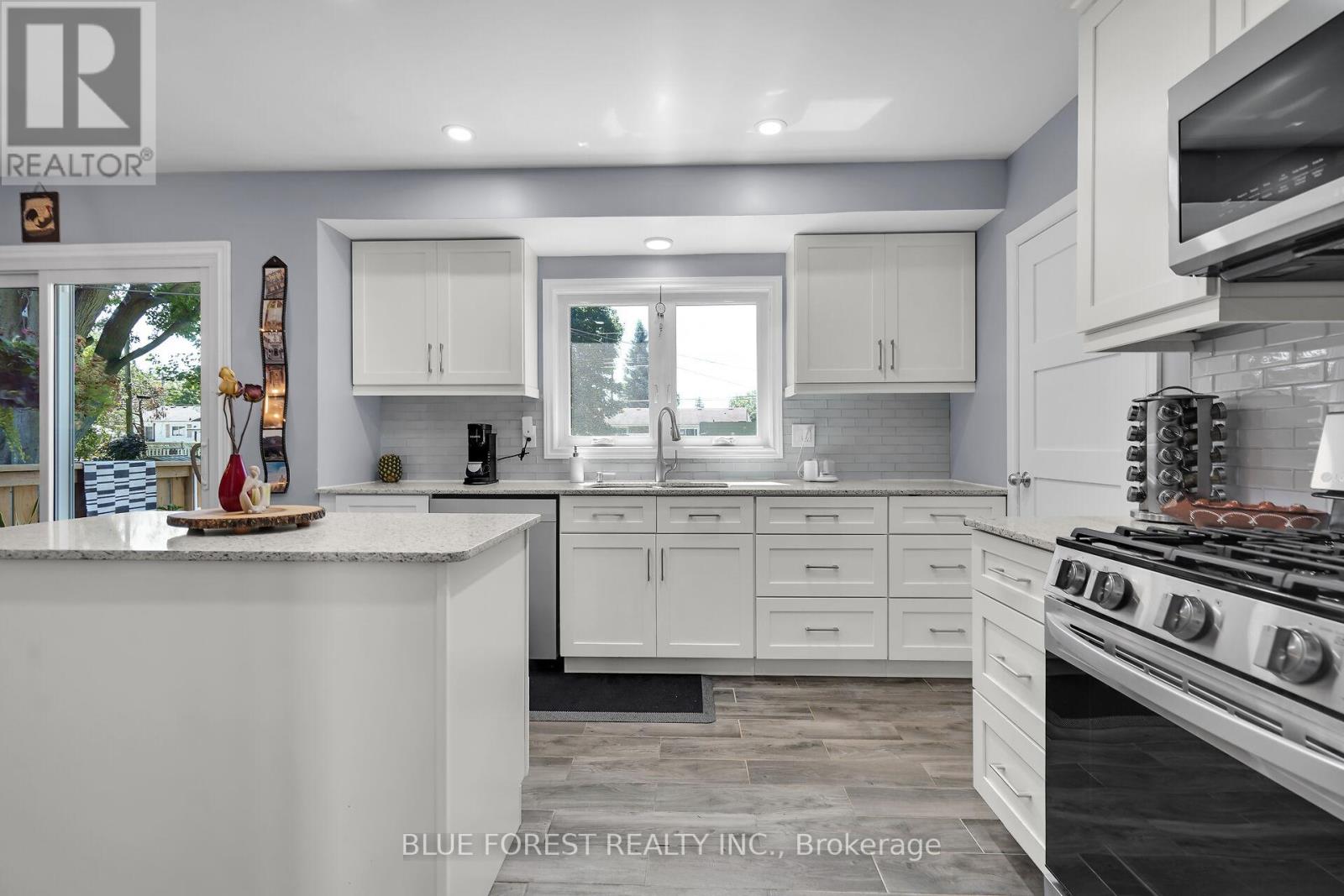 245 Chittick Crescent, Thames Centre, Ontario  N0L 1G3 - Photo 13 - X12175378