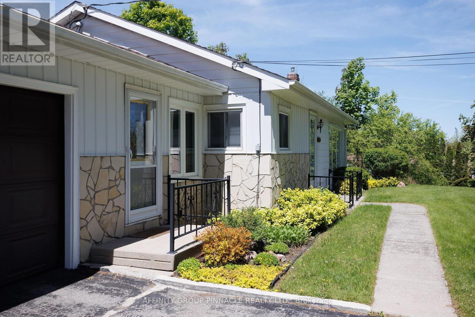 121 Clifton Street, Kawartha Lakes, Ontario K0M 1N0 - Photo 7 - X12175422