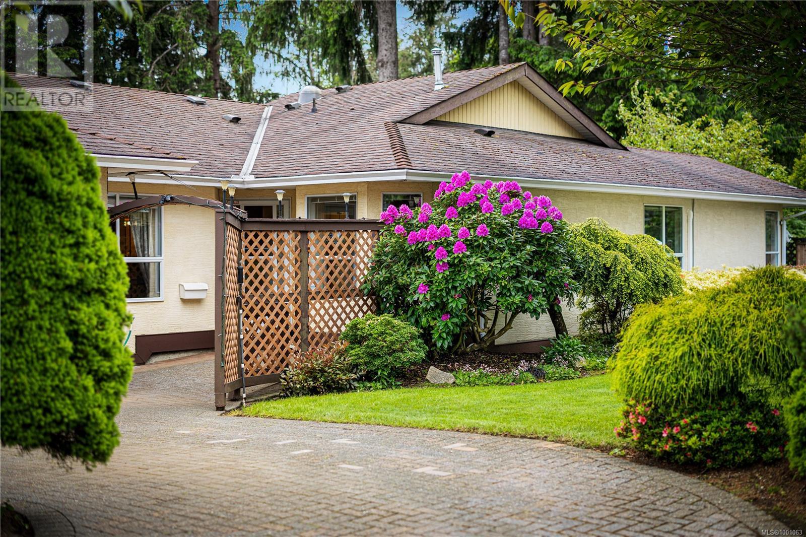 Property at 5 605 Rockland Rd image 2
