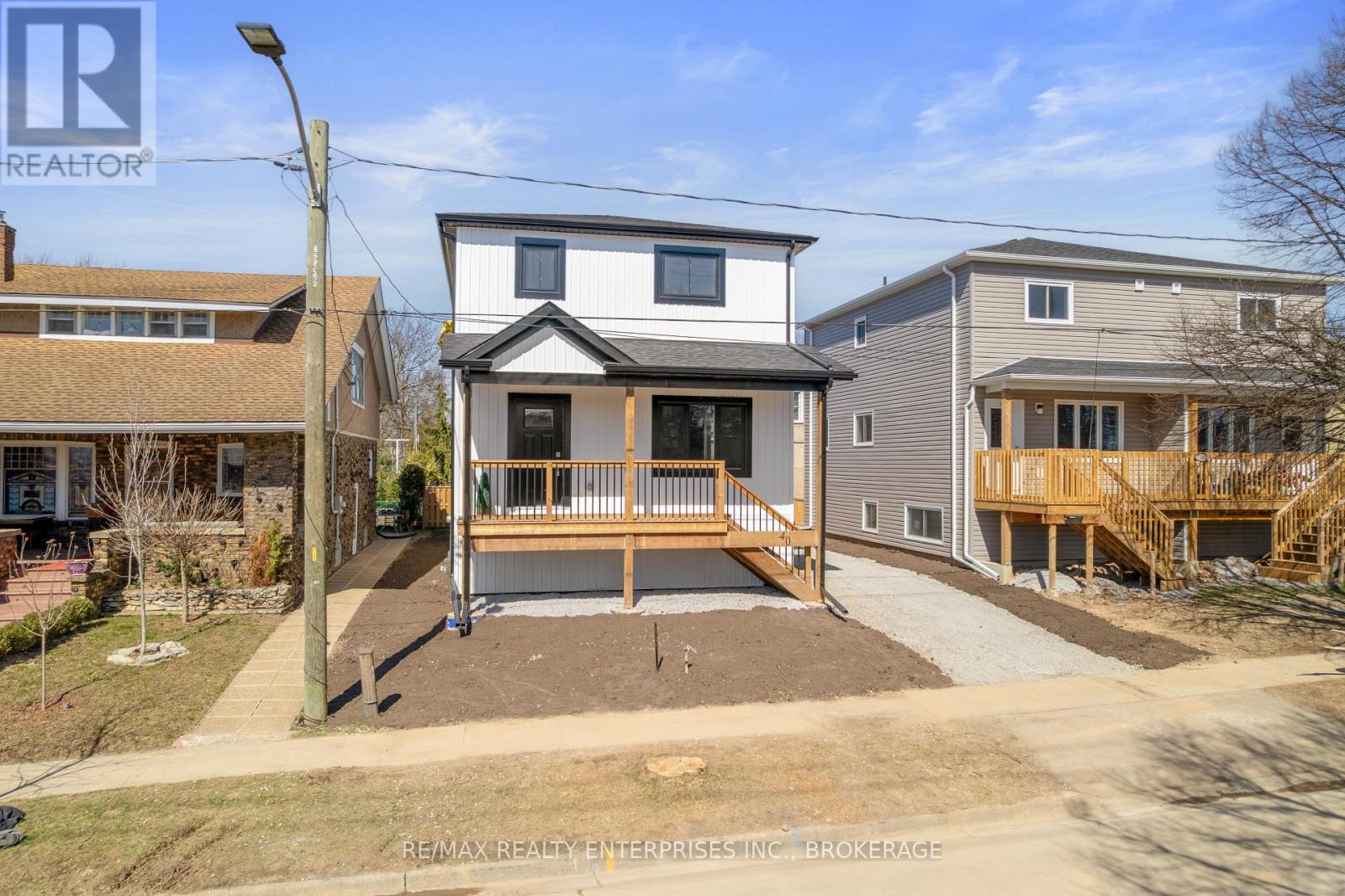 40 Mcmaster Avenue, Welland, Ontario  L3B 3S8 - Photo 1 - X12175464