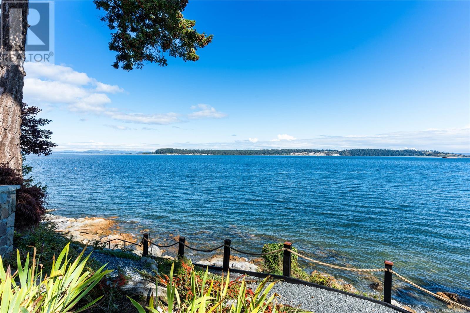 2555 Newman Rd, Central Saanich, British Columbia  V8M 1V1 - Photo 13 - 1001237