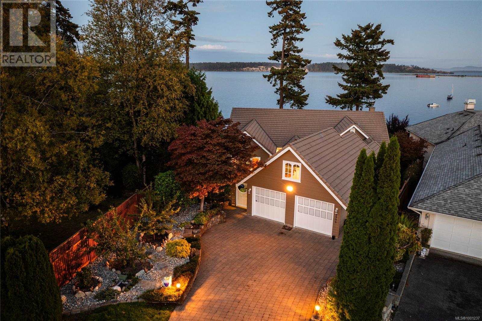 2555 Newman Rd, Central Saanich, British Columbia  V8M 1V1 - Photo 2 - 1001237