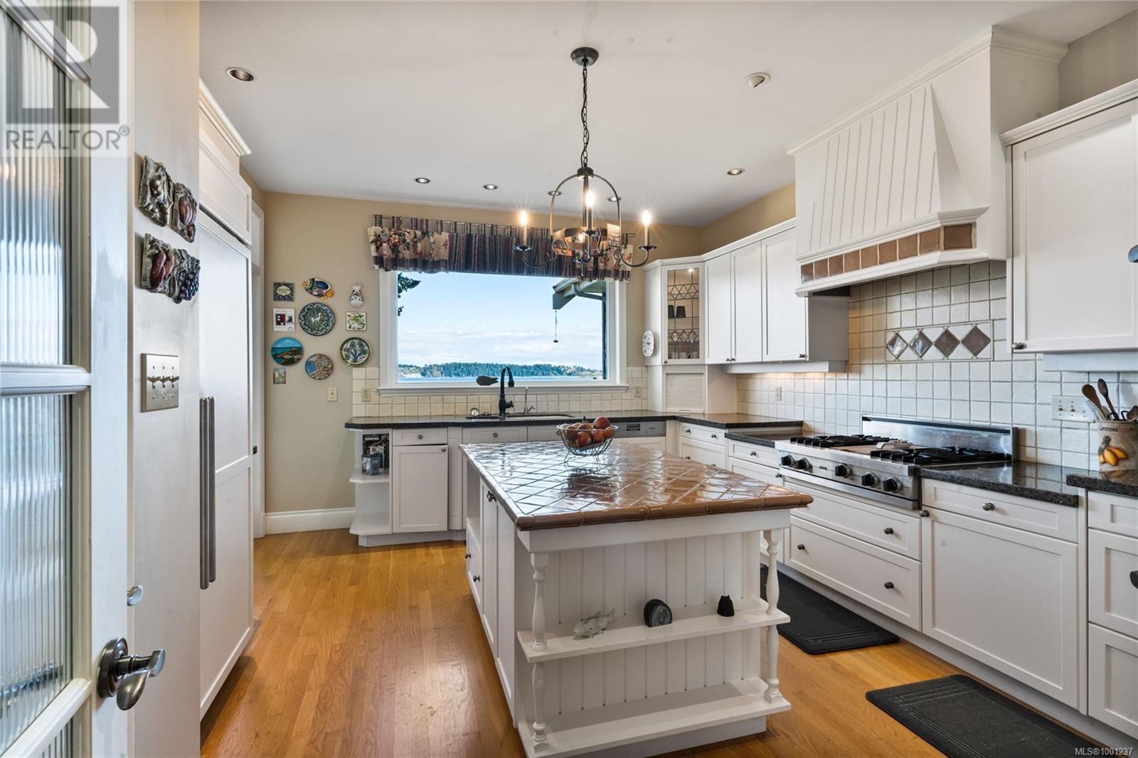 2555 Newman Rd, Central Saanich, British Columbia  V8M 1V1 - Photo 22 - 1001237