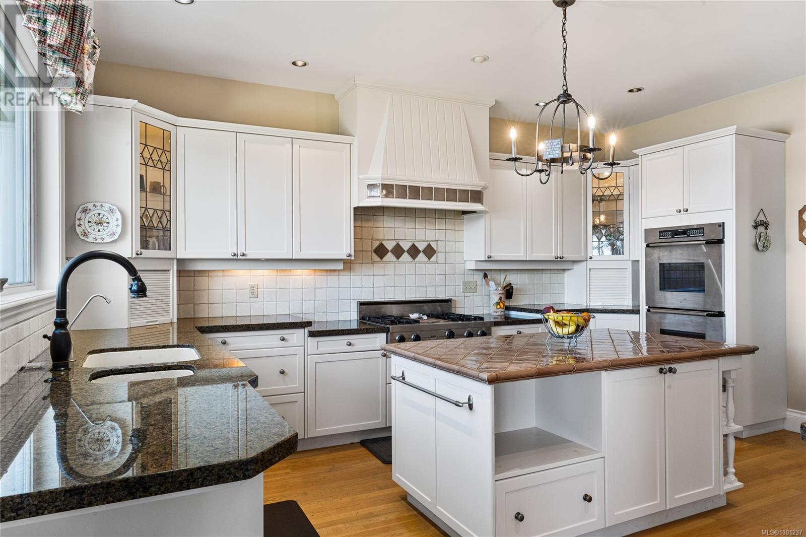 2555 Newman Rd, Central Saanich, British Columbia  V8M 1V1 - Photo 23 - 1001237