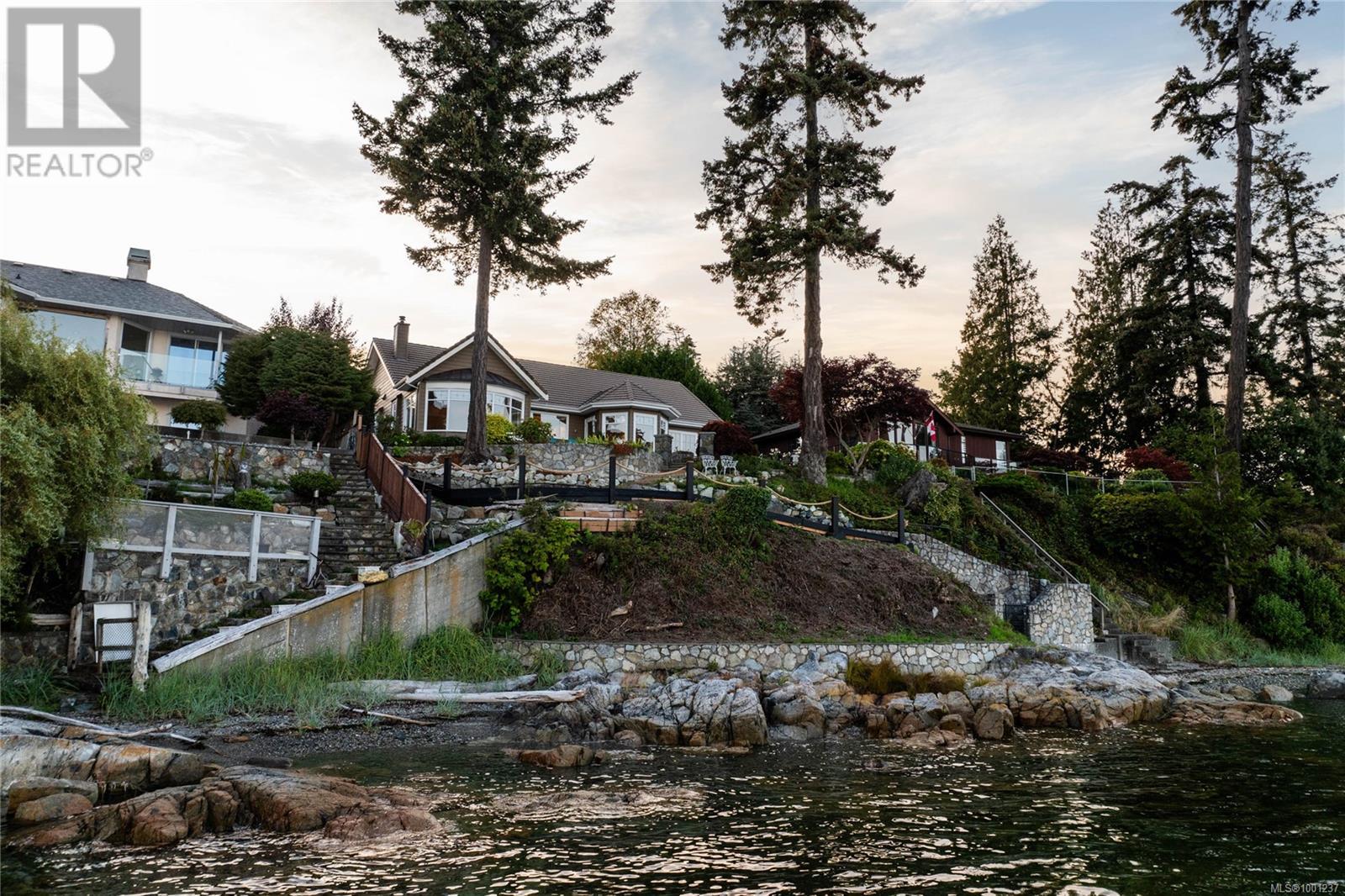 2555 Newman Rd, Central Saanich, British Columbia  V8M 1V1 - Photo 55 - 1001237