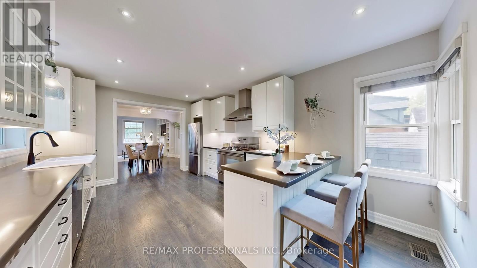 72 Arcadian Circle, Toronto (Long Branch), Ontario  M8W 2Y9 - Photo 12 - W12175154