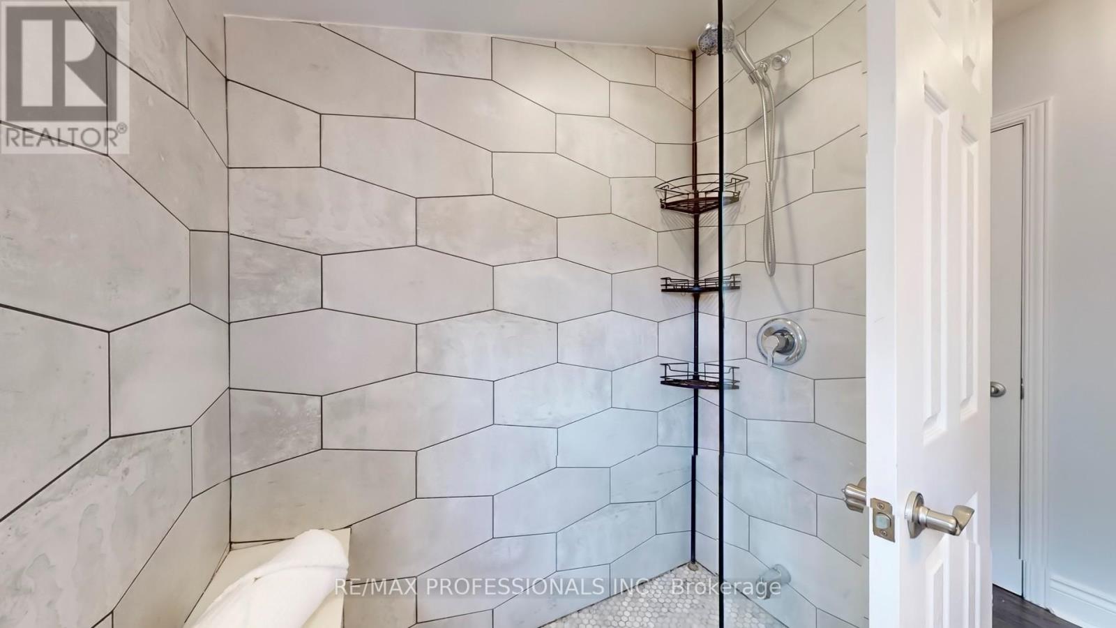 72 Arcadian Circle, Toronto (Long Branch), Ontario  M8W 2Y9 - Photo 25 - W12175154