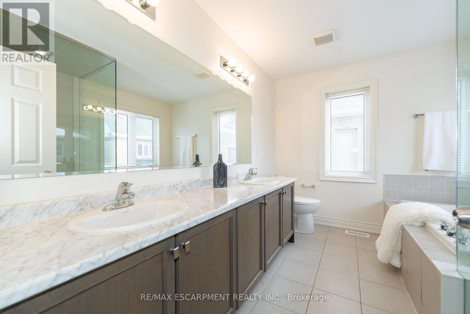 3152 Goodyear Road, Burlington, Ontario  L7M 1A2 - Photo 20 - W12175172