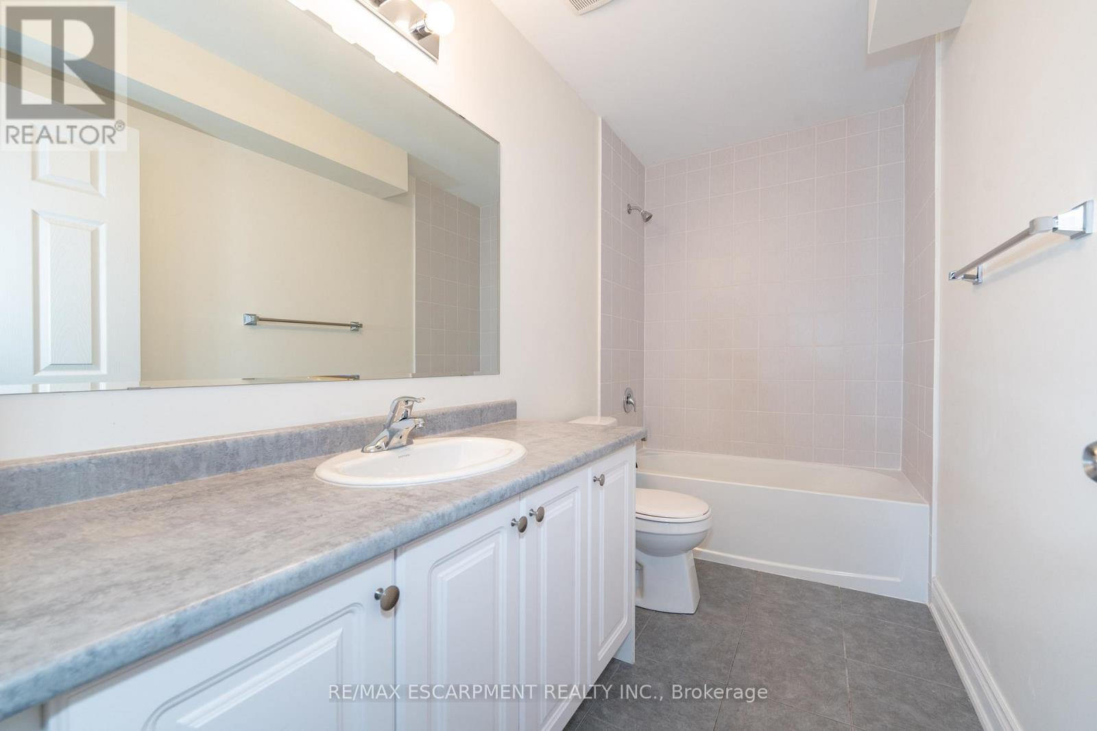 3152 Goodyear Road, Burlington, Ontario  L7M 1A2 - Photo 28 - W12175172