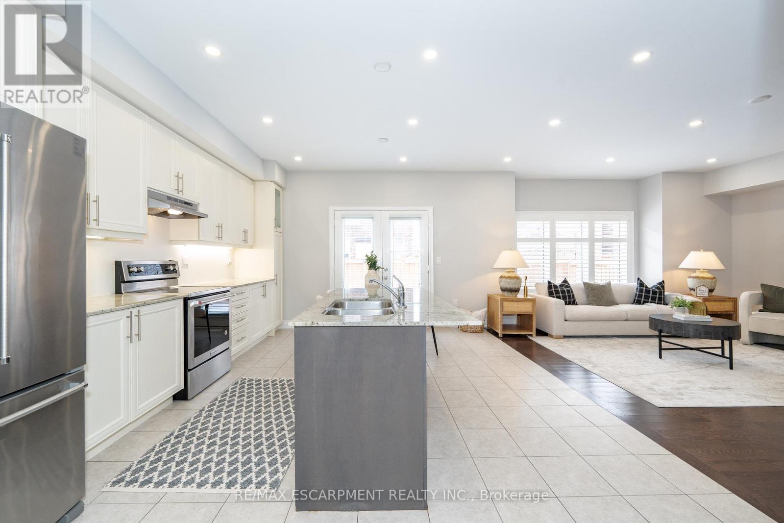3152 Goodyear Road, Burlington, Ontario  L7M 1A2 - Photo 5 - W12175172