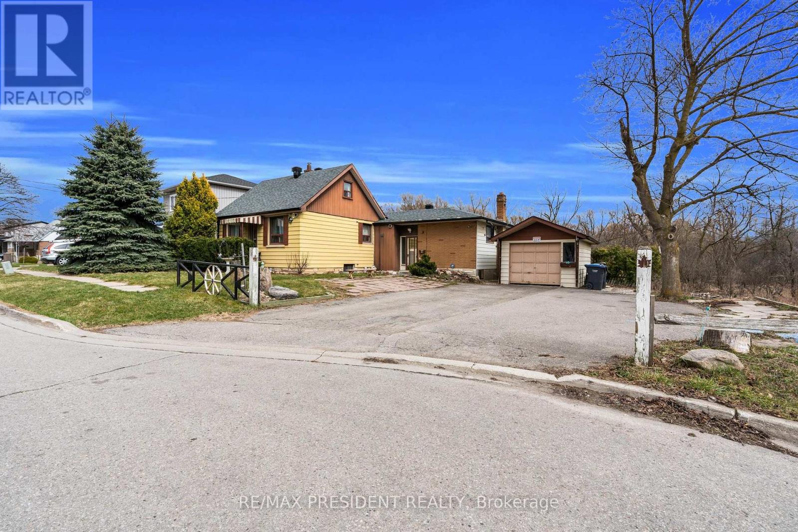 Property at 61 ROYCE AVENUE image 3