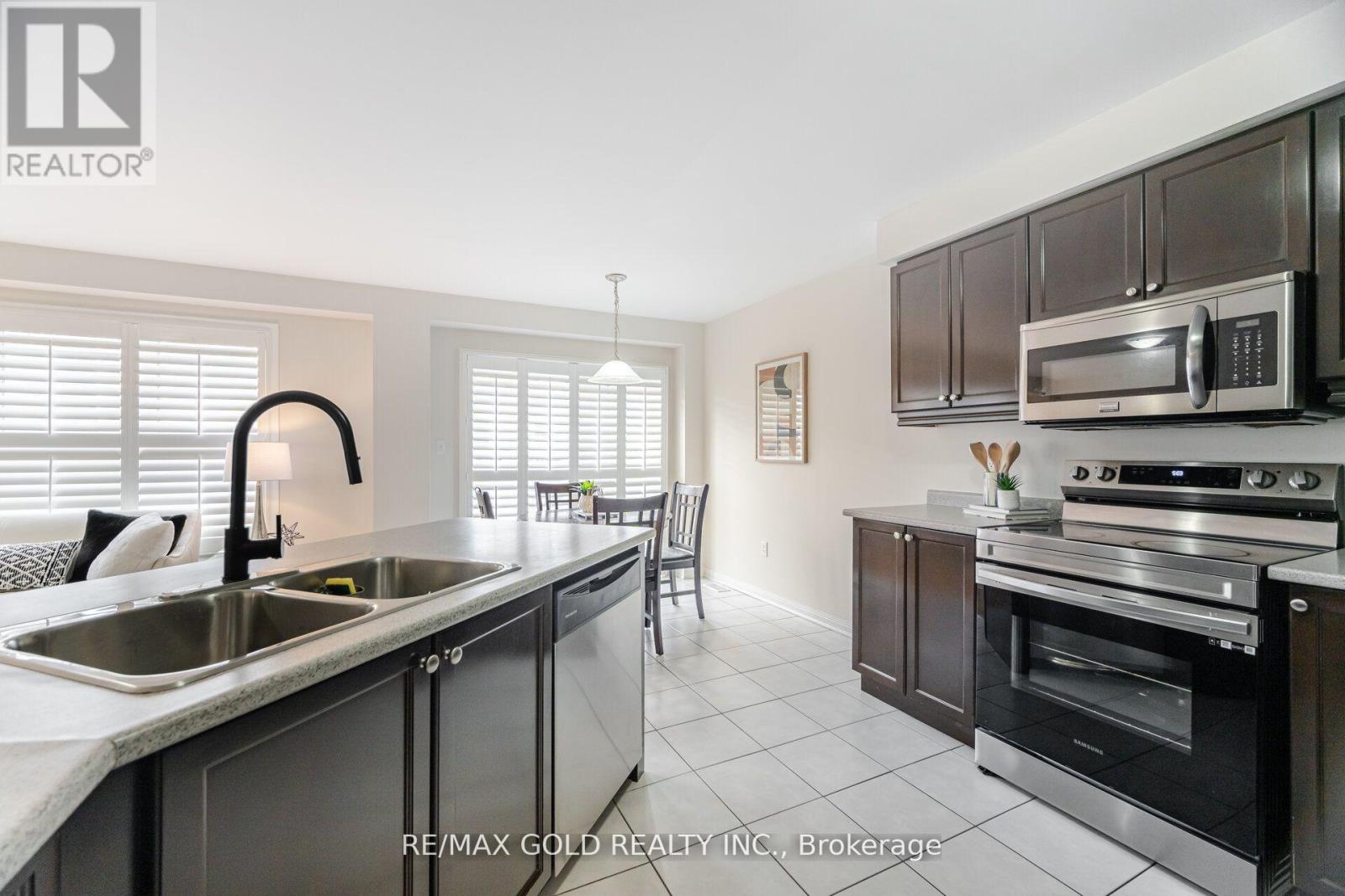 103 Commuter Drive, Brampton (Northwest Brampton), Ontario  L7A 0P7 - Photo 11 - W12175306