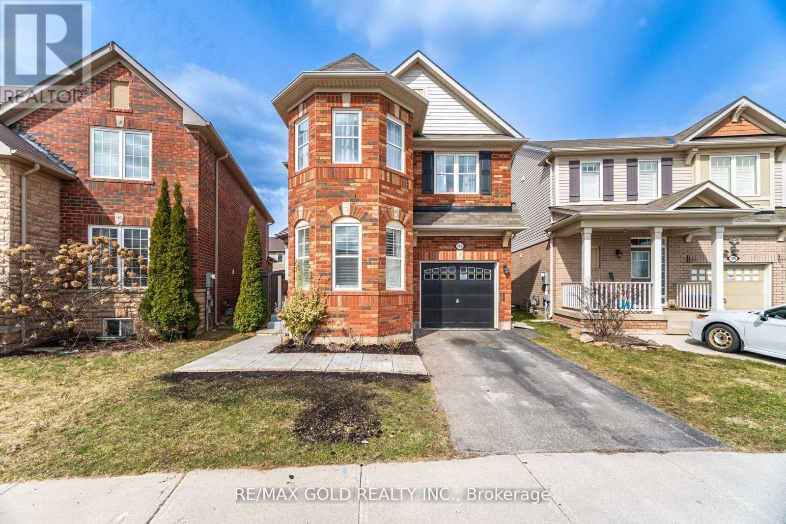 103 Commuter Drive, Brampton, Ontario  L7A 0P7 - Photo 4 - W12175306
