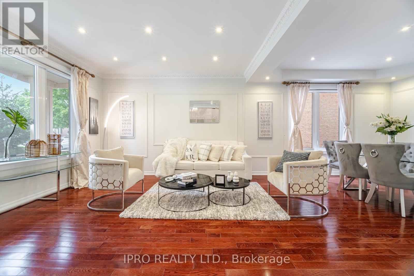 2185 Highcliffe Way, Oakville, Ontario  L6M 5B7 - Photo 5 - W12175324