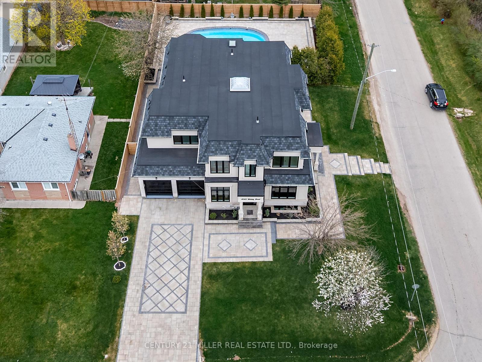 2049 Wakely Street, Oakville, Ontario  L6L 2K3 - Photo 3 - W12175342