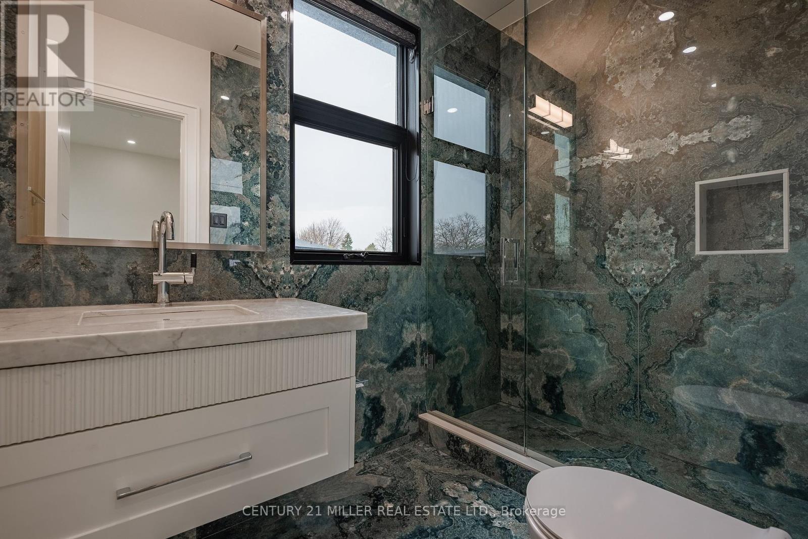 2049 Wakely Street, Oakville, Ontario  L6L 2K3 - Photo 32 - W12175342