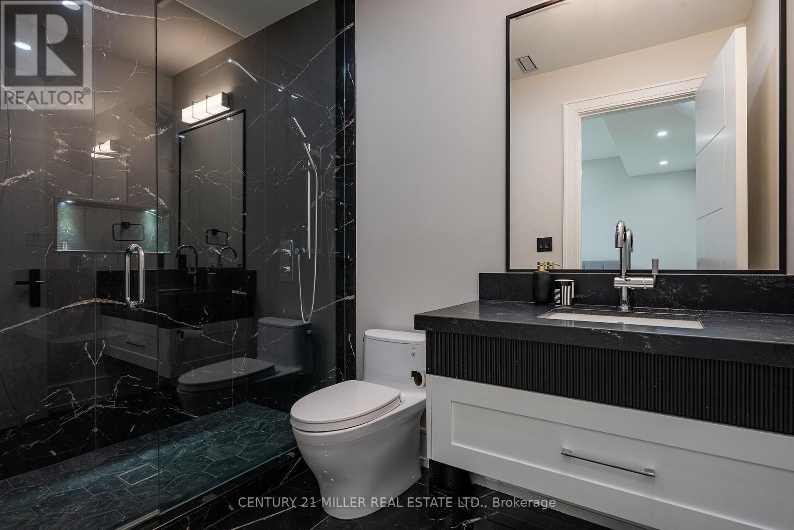 2049 Wakely Street, Oakville, Ontario  L6L 2K3 - Photo 43 - W12175342