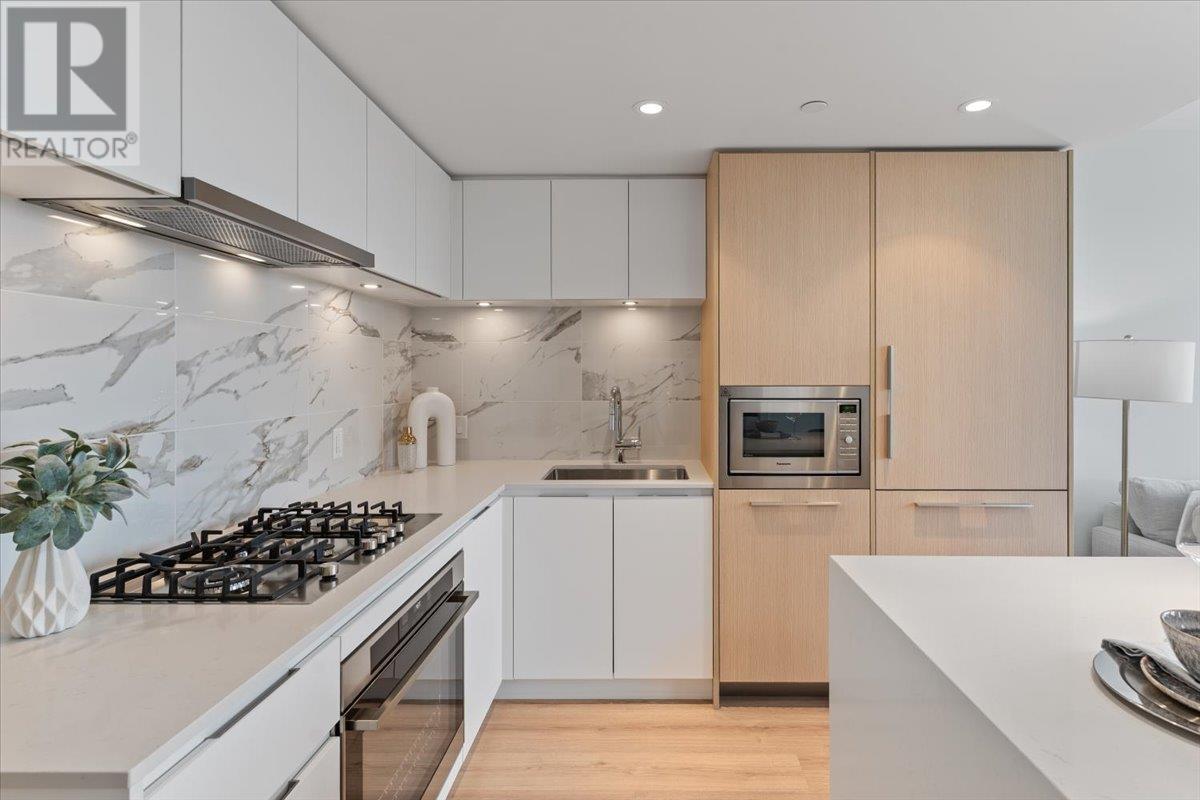 2208 1500 Fern Street, North Vancouver, British Columbia  V7J 0E6 - Photo 10 - R3007538