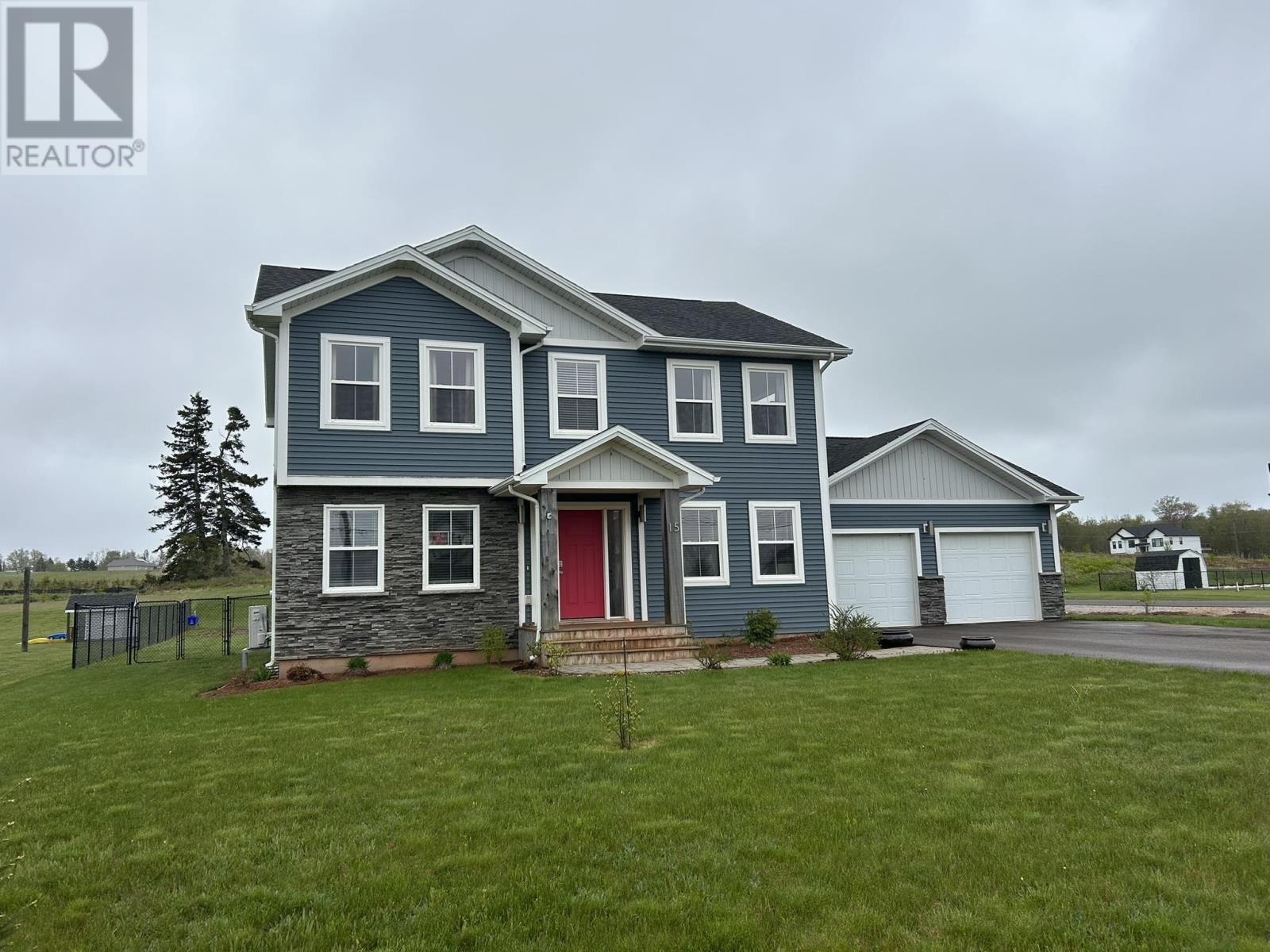 15 Mcgregor Drive, Stratford, Prince Edward Island  C1B 1K9 - Photo 1 - 202512412