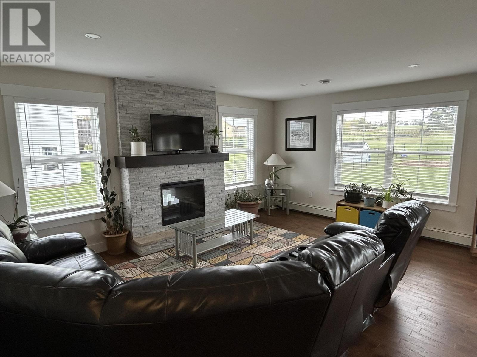 Property at 15 McGregor Drive image 4