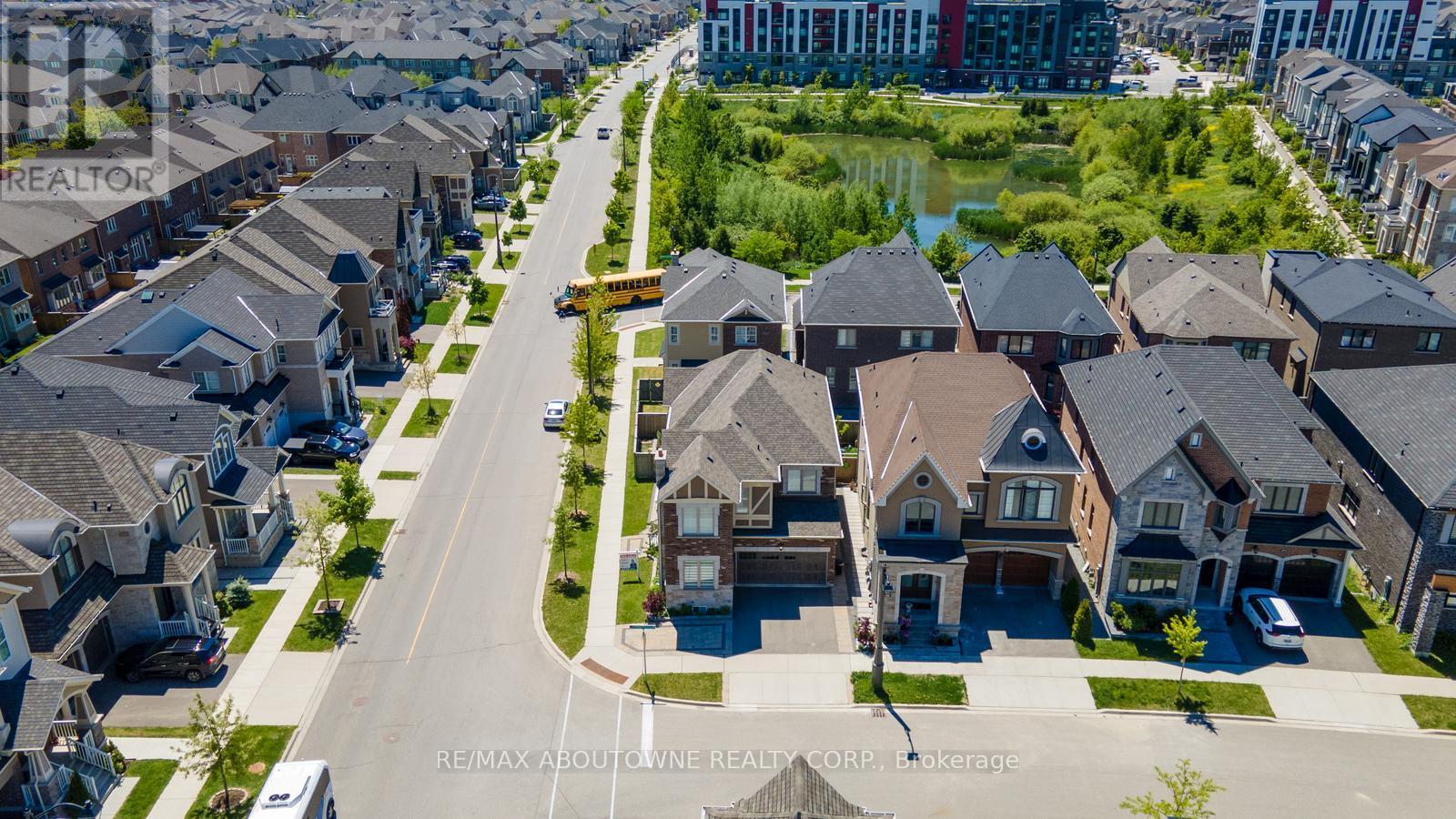 201 North Park Boulevard, Oakville, Ontario  L6M 5K2 - Photo 37 - W12168924