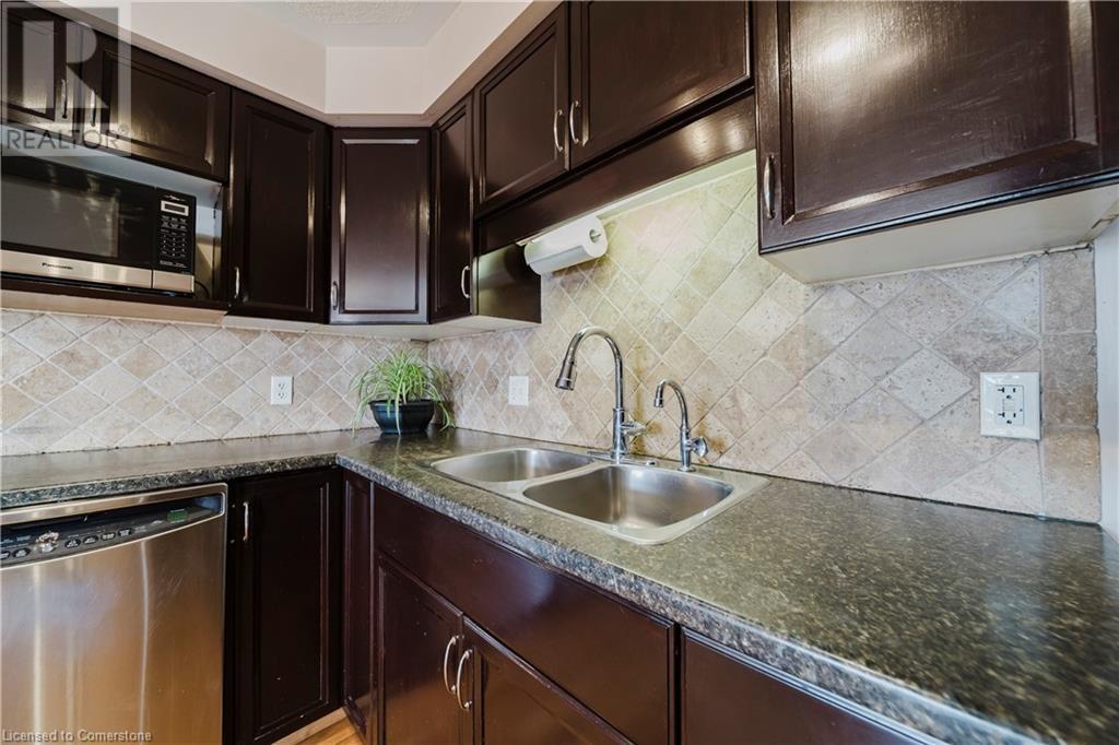243 Brenneman Drive, Baden, Ontario  N3A 4N2 - Photo 4 - 40733919