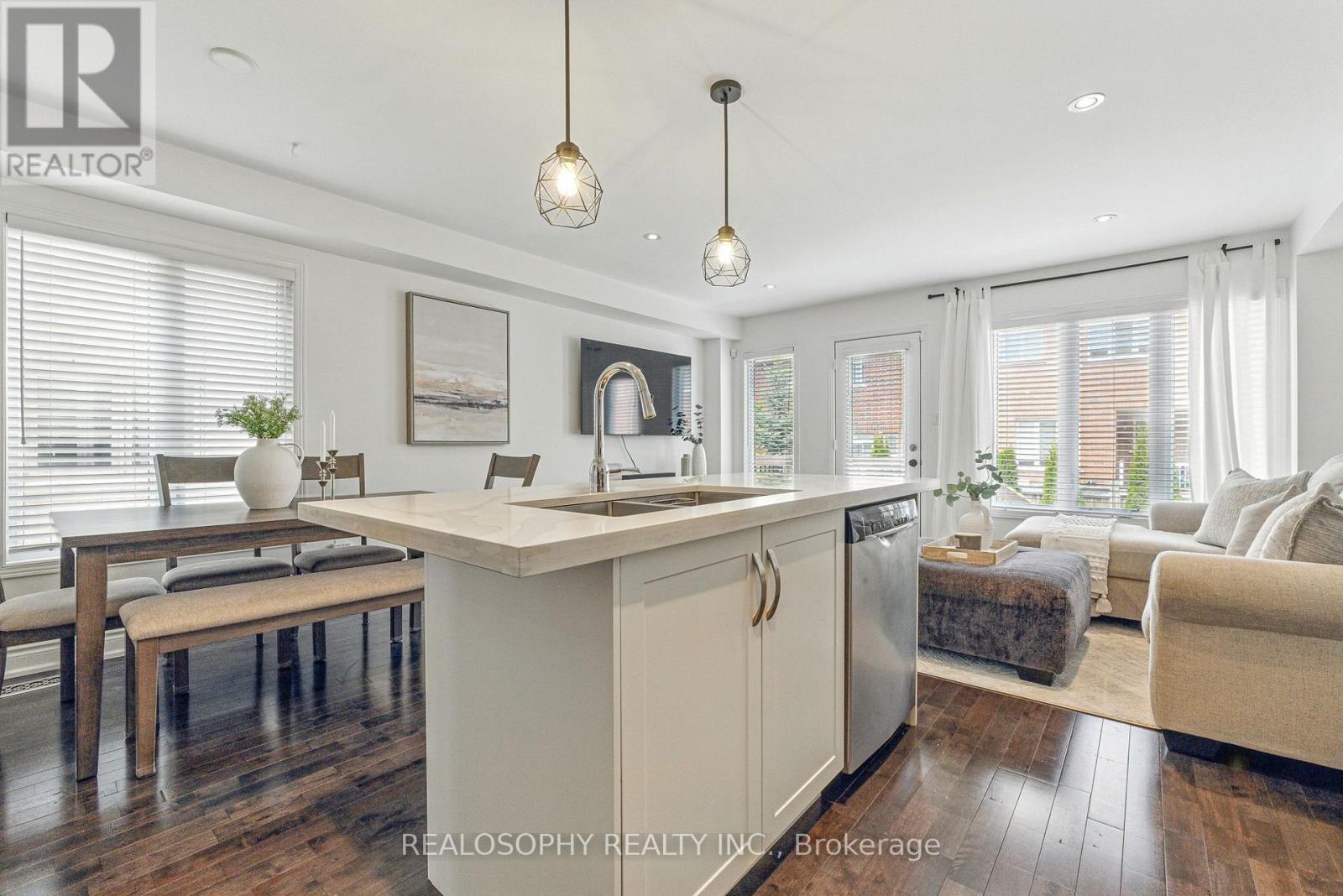 43 Humphrey Street, Hamilton, Ontario  L0R 2H7 - Photo 8 - X12175231