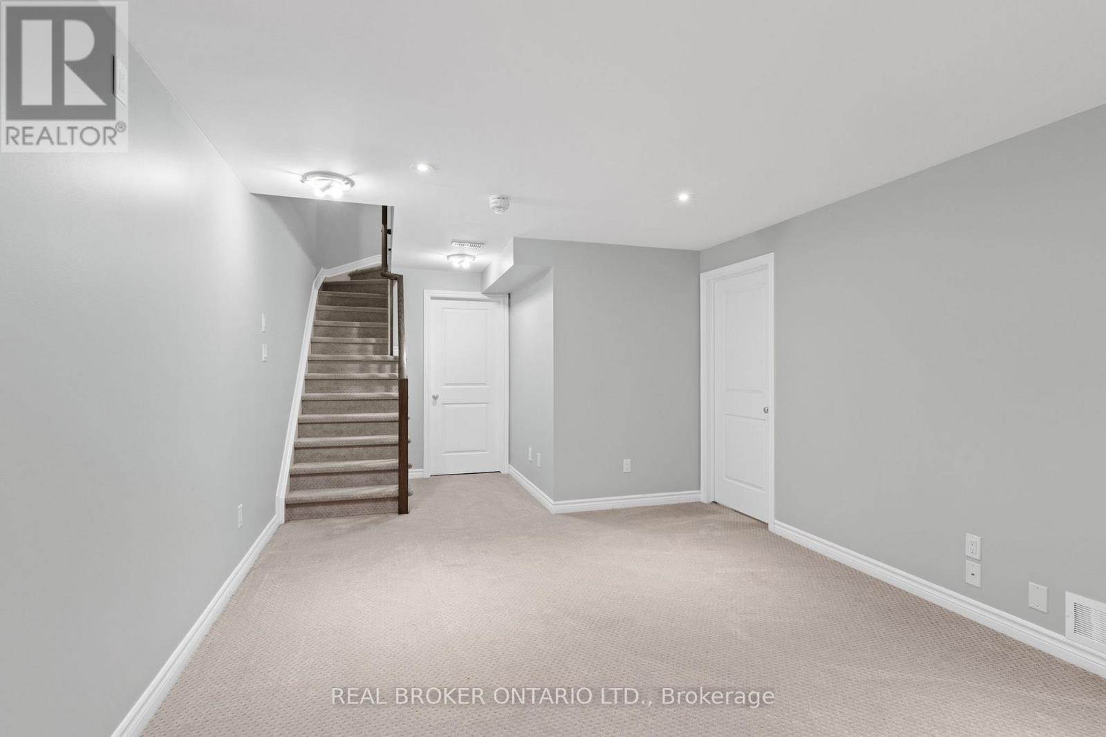 792 Cedar Creek Drive, Ottawa, Ontario  K1T 0M6 - Photo 39 - X12150748