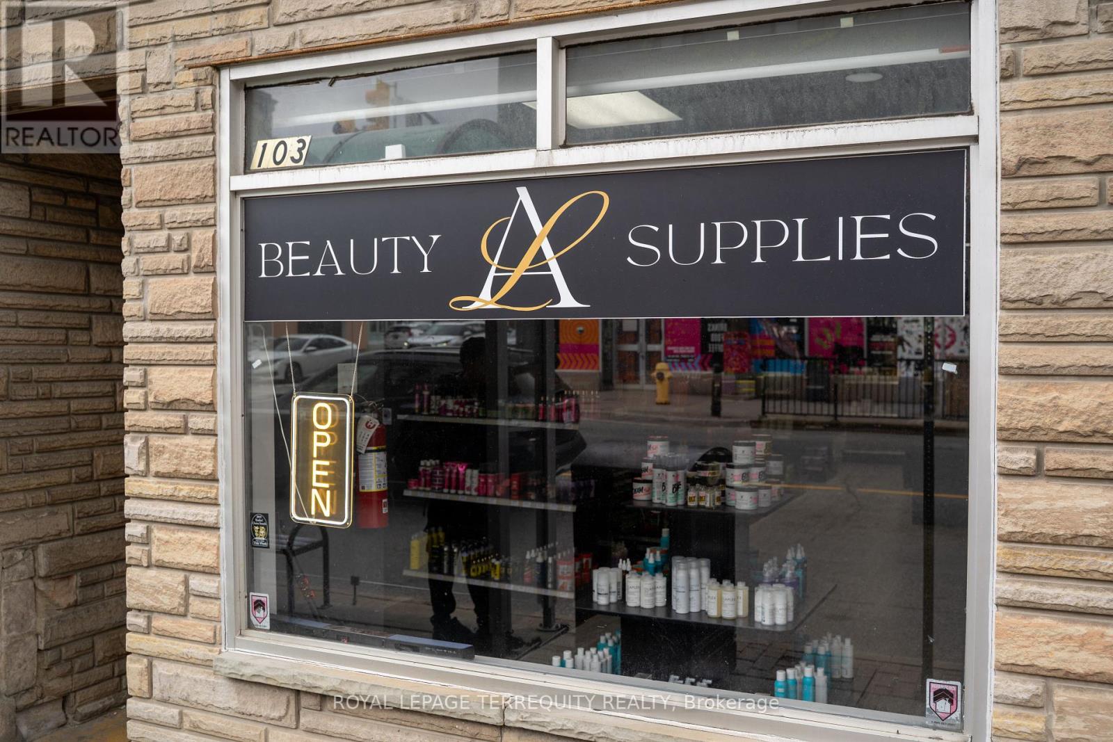 103 BROCK STREET S, Whitby, Ontario
