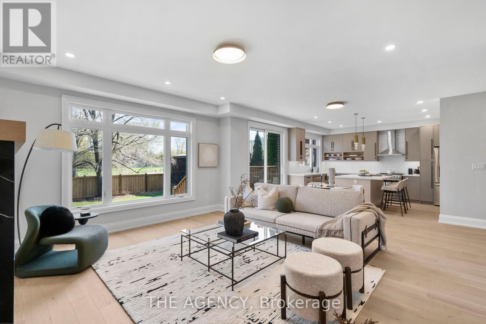 41 St Andrews Boulevard, Toronto, Ontario  M9R 1W2 - Photo 2 - W12171597
