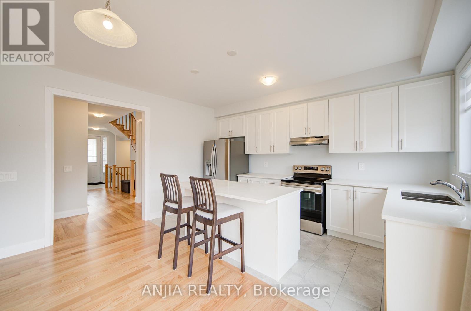 45 Corley Street, Kawartha Lakes, Ontario  K9V 6C2 - Photo 13 - X12103982
