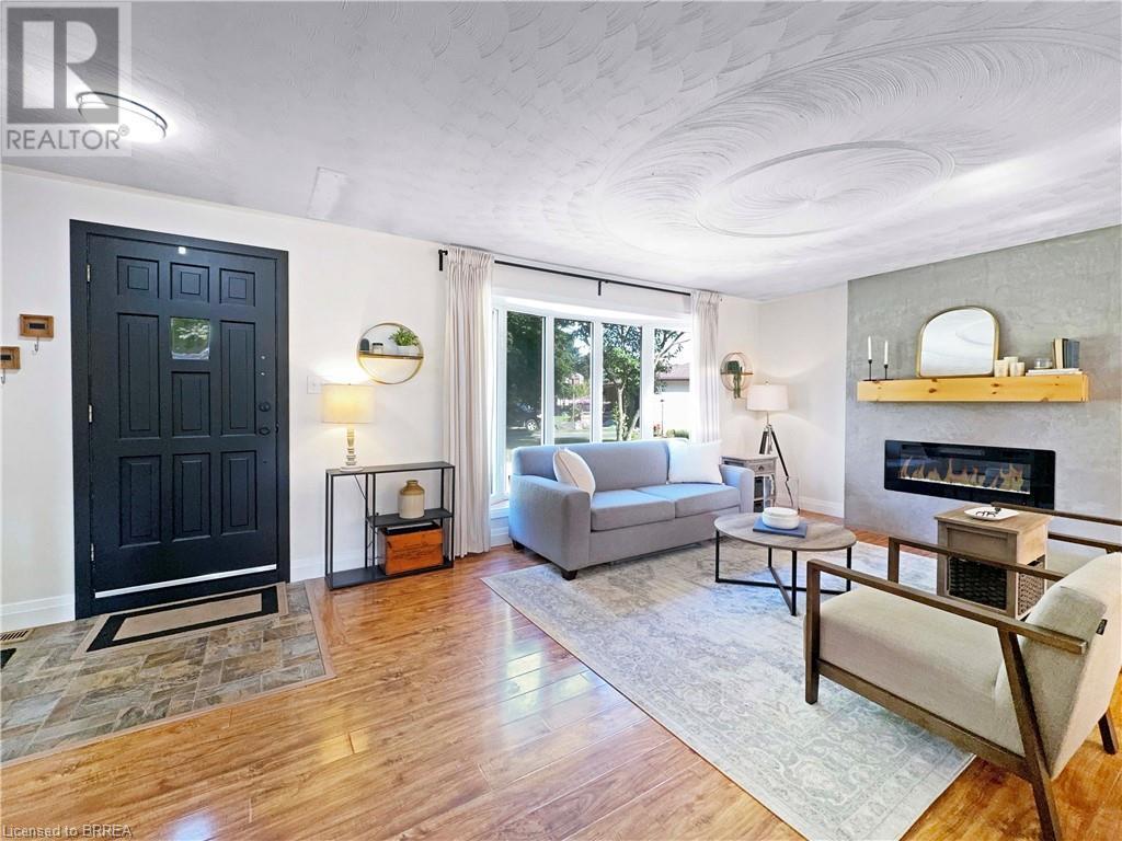 Property at 9 NORMANDY Circle image 4