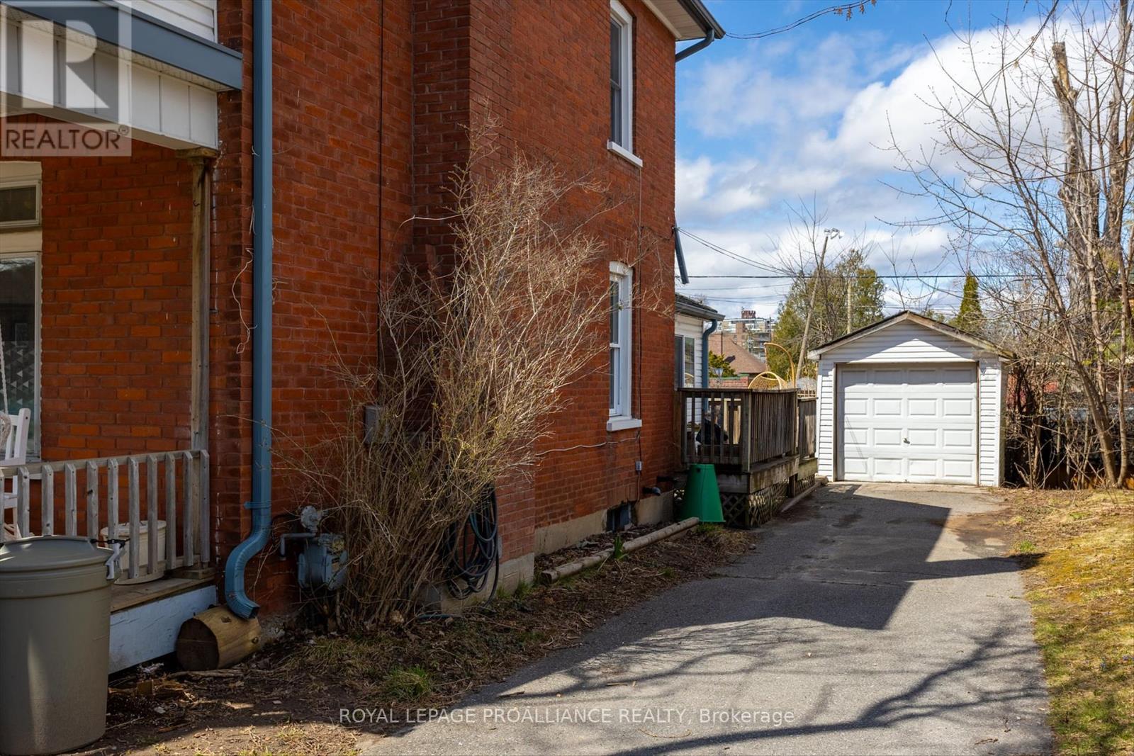 590 Murray Street, Peterborough Central, Ontario K9H 2V1 - Photo 33 - X12175564