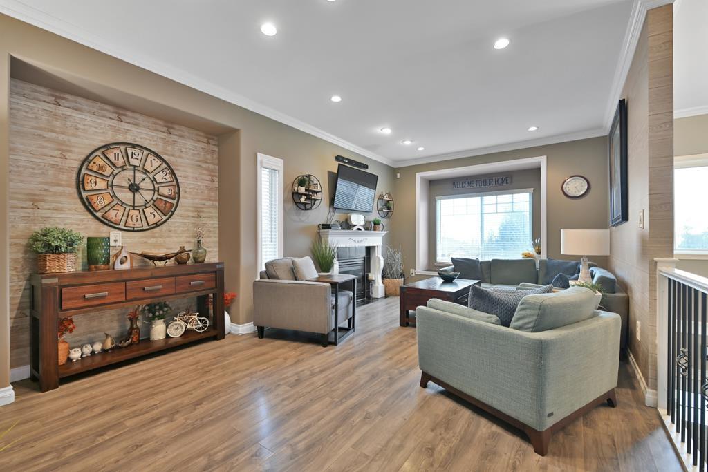 8021 Melburn Drive, Mission, British Columbia  V2V 7B6 - Photo 10 - R3006228