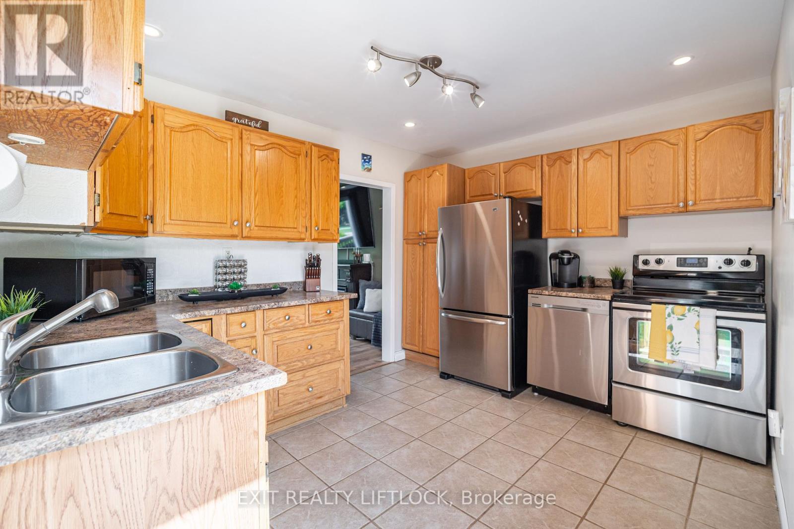 925 Ford Street, Peterborough Central, Ontario  K9J 5V2 - Photo 12 - X12175625