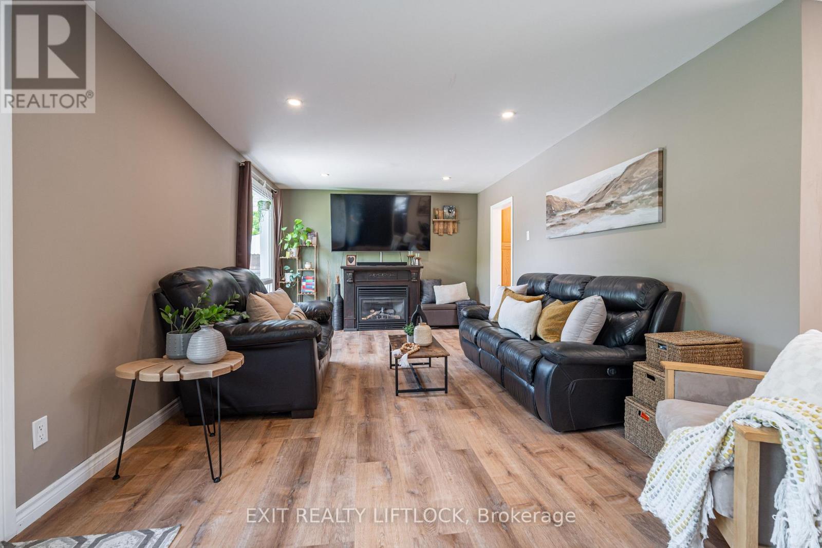 925 Ford Street, Peterborough Central, Ontario  K9J 5V2 - Photo 5 - X12175625