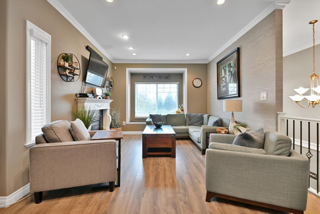 8021 Melburn Drive, Mission, British Columbia  V2V 7B6 - Photo 11 - R3006228