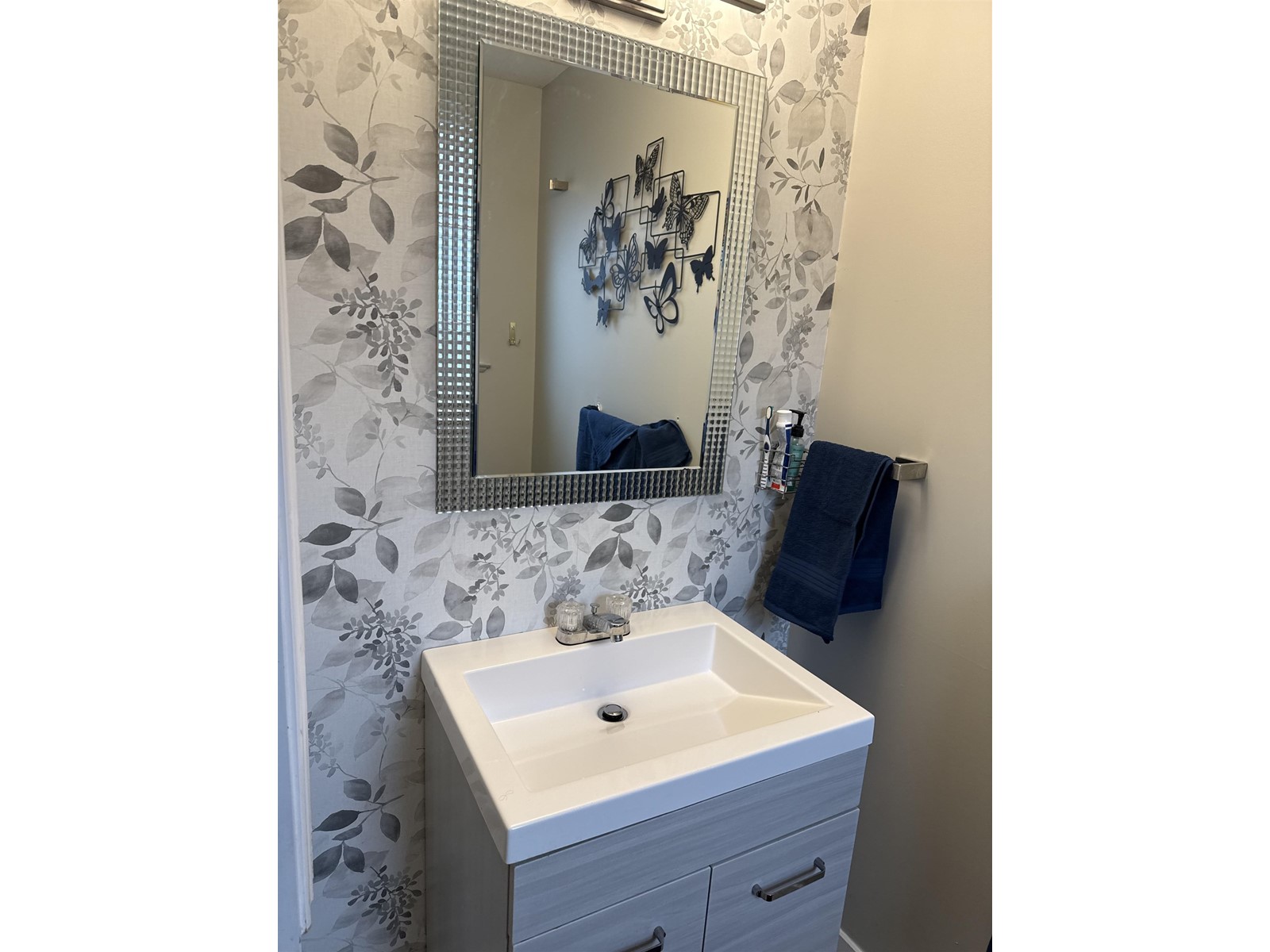8021 Melburn Drive, Mission, British Columbia  V2V 7B6 - Photo 25 - R3006228