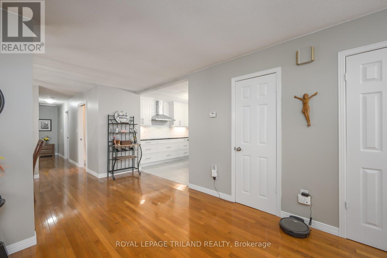 64 Blanchard Crescent, London North, Ontario  N6G 4E4 - Photo 15 - X12175513