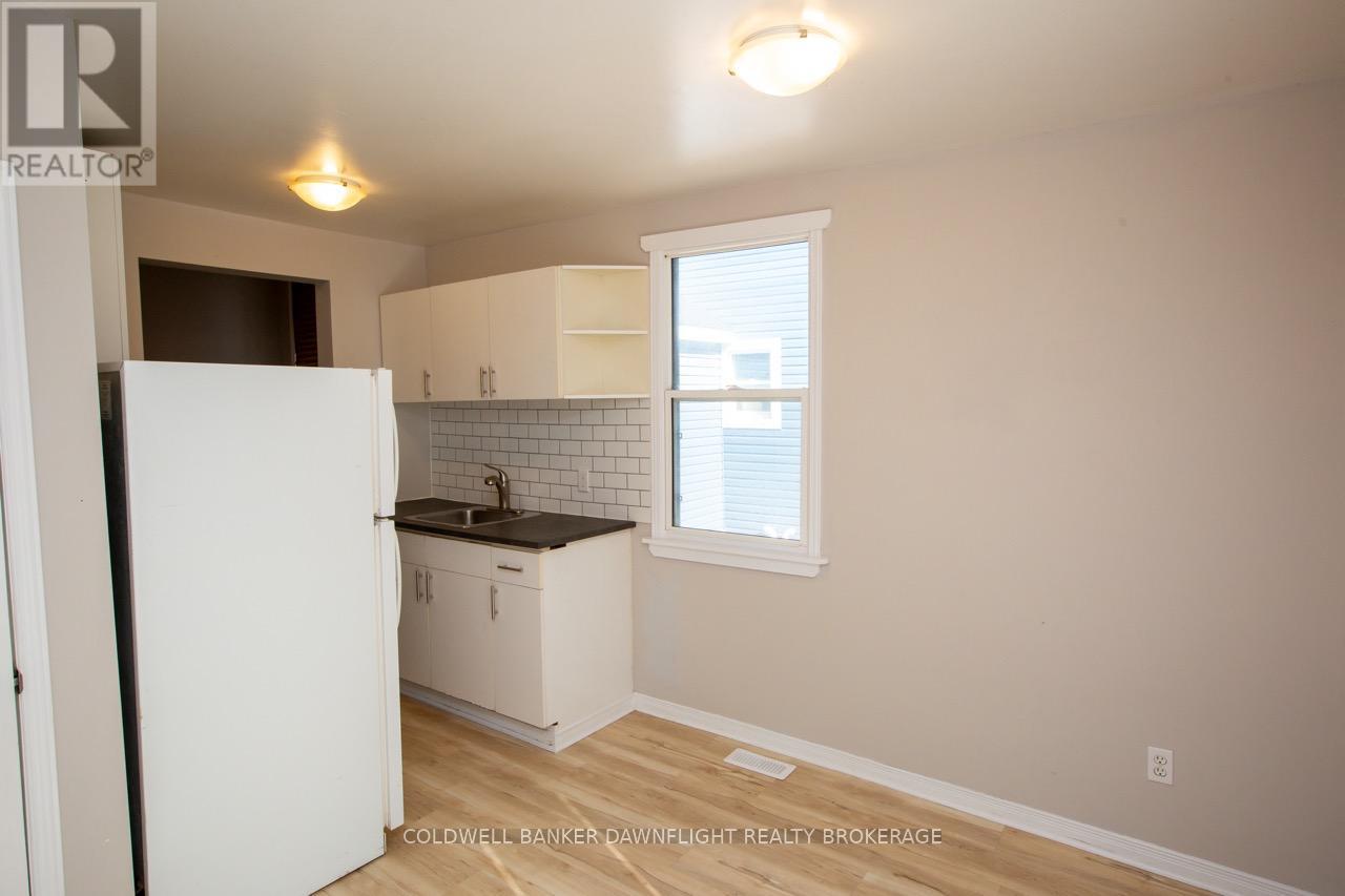 Photo 11 of 24 for 458 Adelaide Street N