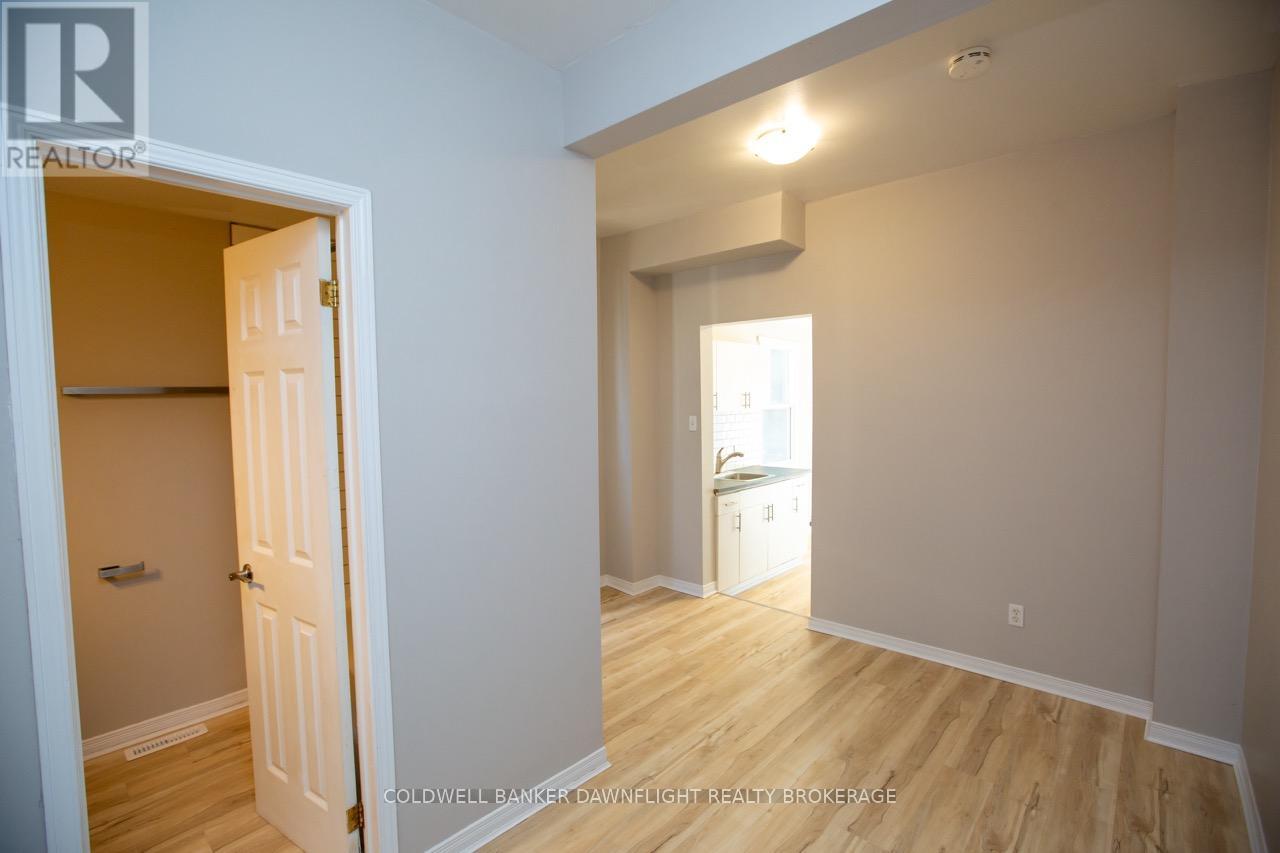Photo 12 of 24 for 458 Adelaide Street N